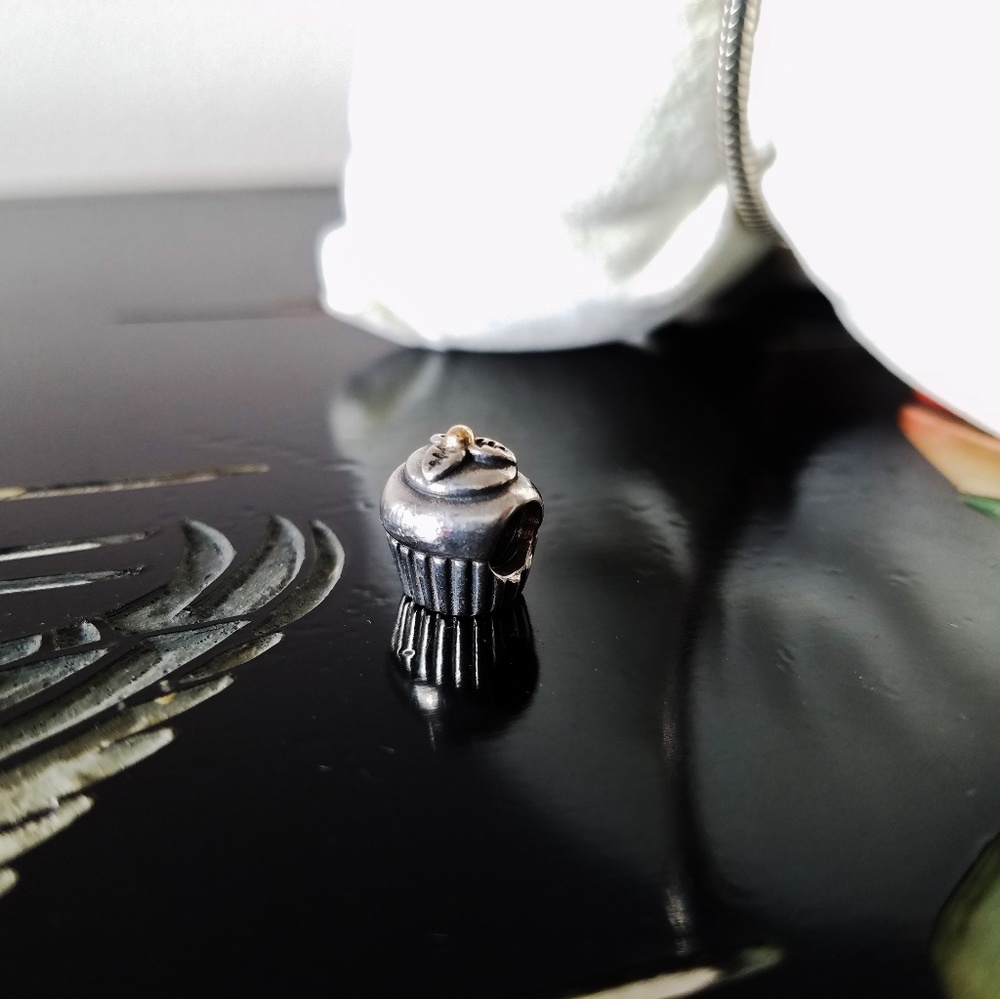 Pandora Cupcake Charm